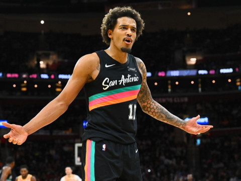 Shams：自由球员前锋杰里米·索汉计划在度过澄清期后加盟尼克斯