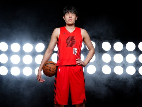 今日开拓者大胜爵士！杨瀚森全场比赛出战3分钟通过制造犯规罚球得到2分