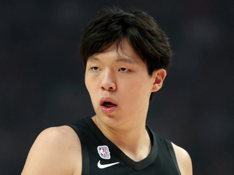 杨瀚森谈新秀赛最有趣的环节：我试着跟大家秀了秀我的中式英语，大家听完都挺开心的