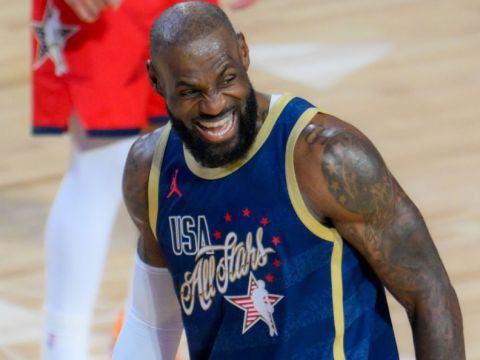 A-史密斯：詹姆斯打完这赛季肯定不会退役 他想要告别巡演接受致敬