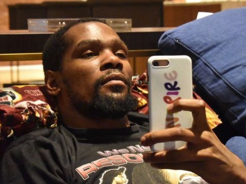 杜兰特疑似小号引热议！吐槽火箭和太阳队友 名嘴直言无风不起浪