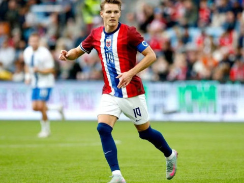 厄德高：我和哈兰德在一起时很放松，足球场上的事，下了场就翻篇了