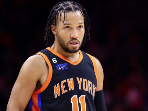 布伦森提前4年索要顶薪？美记暗示他被坑害 降薪1.13亿33岁将陷泥沼