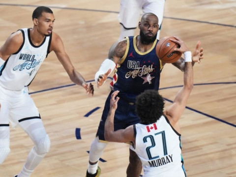 巴斯欲逼走勒布朗？拒给高薪/核心纯压榨剩余价值 重返骑士可能性最大