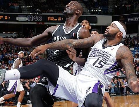 NBA巨星穿跑鞋+板鞋打籃球，如何做到的？