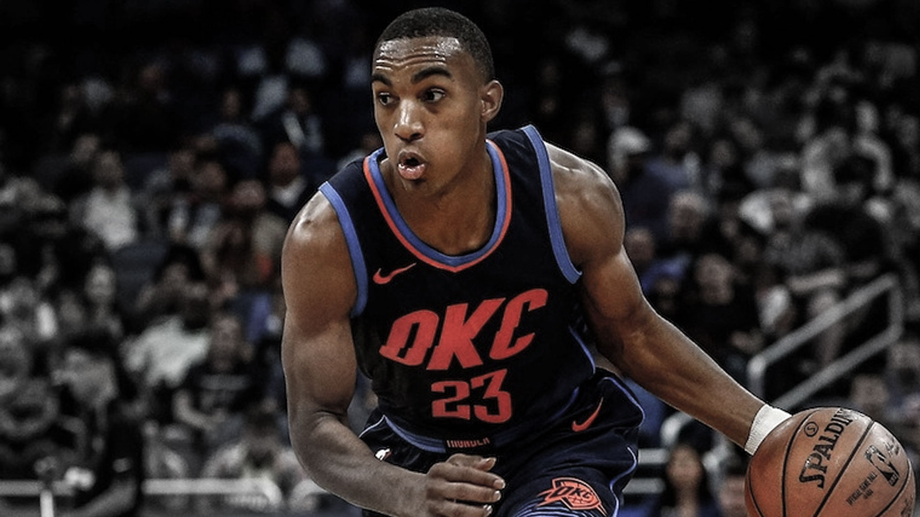 thunderterranceferguson在空中接力尝试时将头撞到篮板上