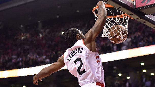 看着卡威伦纳德扣篮德马尔德罗赞扣篮让猛龙队永远处于优势