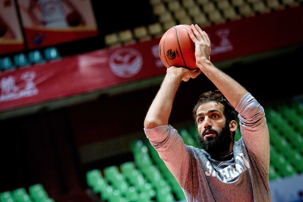 字母兄弟缺阵哈达迪无力回天希腊热身赛轻取伊朗