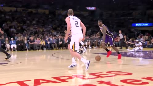 【NBA集錦】康利運(yùn)球低級(jí)失誤 詹姆斯助攻格林一箭穿心