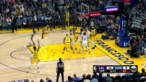 【NBA集锦】混战之后总有燃爆点 浓眉摘板暴扣后怒吼