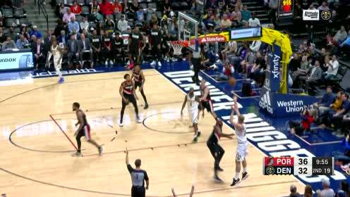 【NBA集錦】隊(duì)友都沒(méi)想到這球能進(jìn) 普拉姆利底角三分手感絲般順滑
