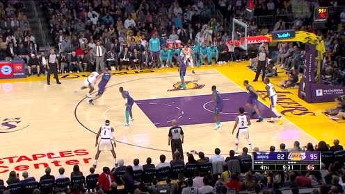 【NBA集錦】想拍照的抓緊時(shí)間 詹姆斯力量碾壓低手上籃無解2+1