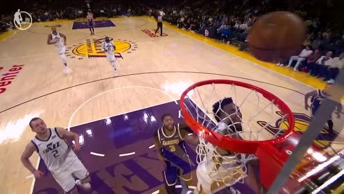 【NBA集錦】詹蜜蕾哈娜親臨現(xiàn)場(chǎng) 有男朋友也不妨礙她看詹姆斯