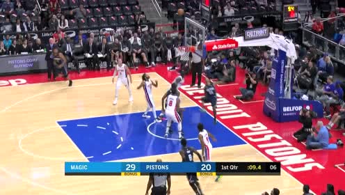 【NBA集锦】德里克罗斯反击送妙传 加洛维轻松命中准压哨三分