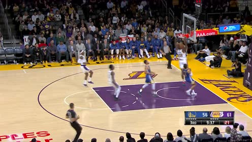 【NBA集锦】超人归来！ 霍华德抢断反击上演滑翔飞扣
