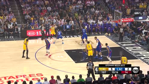 【NBA集锦】头号球星的正面对话 詹姆斯翻身跳投单吃莱昂纳德!