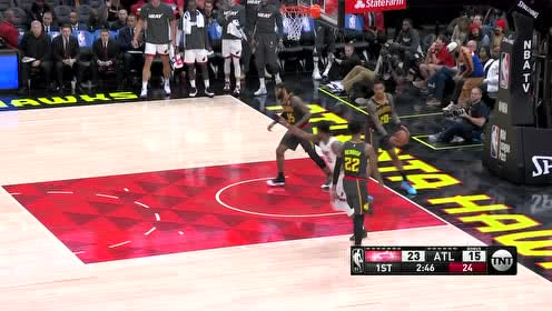 【NBA集錦】粗中帶細(xì)秀操作 阿德巴約頭頂飛花助飛巴特勒雙臂暴扣