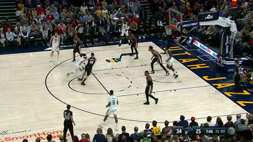 【NBA集錦】康利變向后急停 強(qiáng)起打成2+1