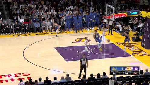【NBA集锦】库里灵性抢断+凶残大帽 反击助攻罗宾逊空接上篮