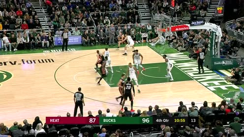 【NBA集錦】追分時期的利器！羅賓遜與奧利尼克接力射三分
