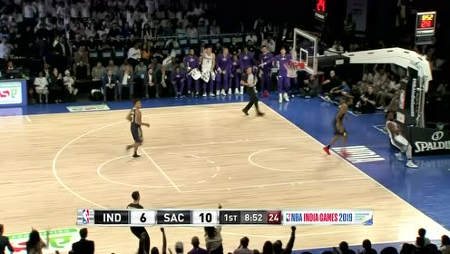 【NBA集锦】攻防一体!巴恩斯抢断反击滑翔劈扣