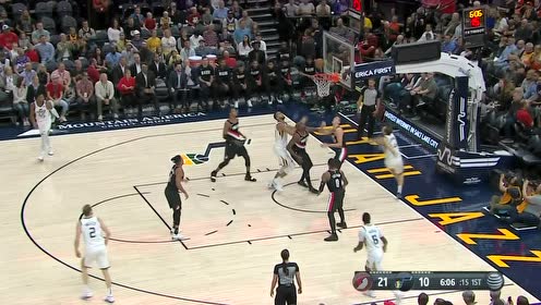 【NBA集錦】難得一見！戈貝爾籃下慘遭科林斯大帽伺候