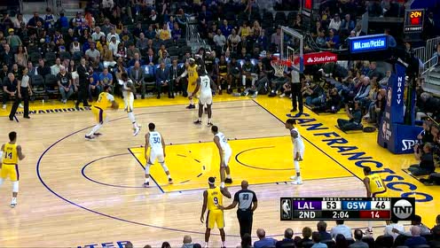 【NBA集锦】回到了熟悉的节奏！库里三分出手一箭穿心