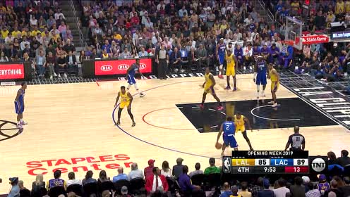 【NBA集锦】巨星核心打法 莱昂纳德突破助攻队友得三分