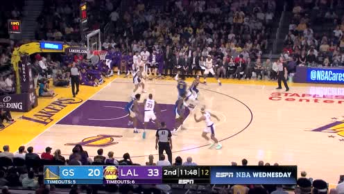 【NBA集锦】上场就上课？霍华德强起2+1再送挂筐暴扣