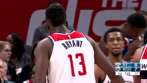 【NBA集錦】簡(jiǎn)直是攻防一體！羅賓遜蓋掉比爾隨后快攻滑翔暴扣