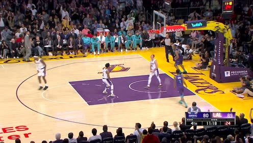 【NBA集錦】卡魯索眼疾手快精準(zhǔn)搶斷 一馬當(dāng)先直刺咽喉戰(zhàn)斧劈扣