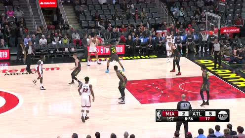 【NBA集錦】納恩接球直穿人縫 大步流星滑行劈扣