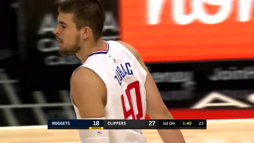 【NBA集錦】等著就完了！ 小卡空接妙傳祖巴茨雙手炸筐