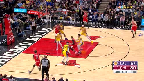 【NBA集錦】三人合圍拉文都攔不住！ 芝加哥小王子滯空拉桿秀翻天
