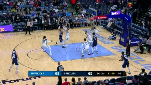 【NBA集錦】東契奇頂著防守轉(zhuǎn)身拋射 三分飚擊外線也開張