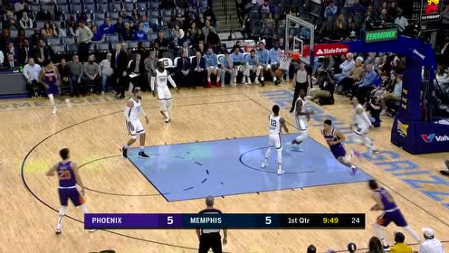 【NBA集錦】飆分我是不會輸?shù)模?布克接隊友邊線發(fā)球挑籃打板命中