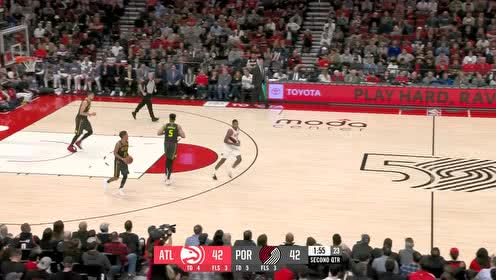 【NBA集锦】利指导直杀内线 一脚油门反手上篮