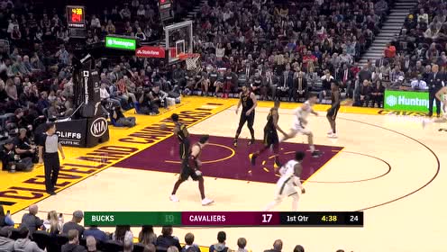 【NBA集錦】沖進(jìn)籃下就是干 洛佩茲勢大力沉滑翔暴扣