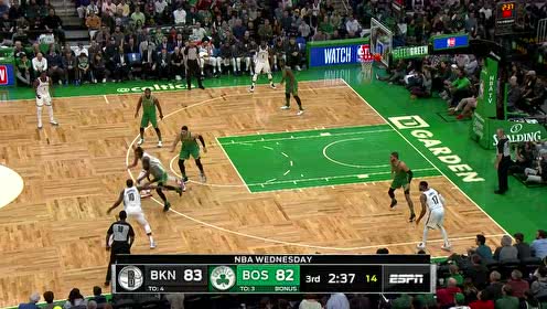 【NBA集锦】差点成五大囧 杰伦布朗抢断反击上空篮不进自己补锅