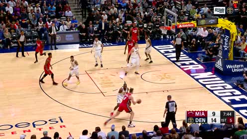 【NBA集锦】速度虽慢你就是防不住 莱昂纳德强顶米尔萨普反身上篮
