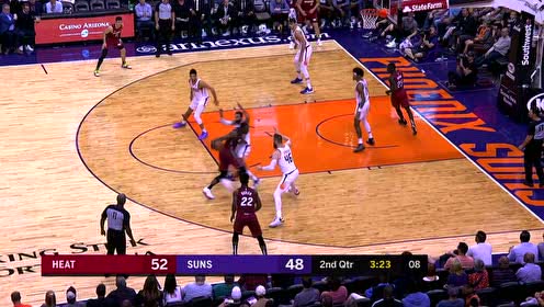 【NBA集锦】火力全开!巴特勒无惧防守后撤步三分命中