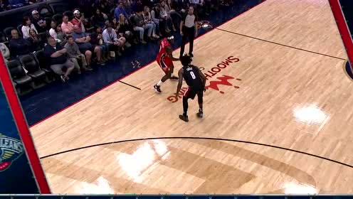 【NBA集錦】什么叫做大腿？ 霍勒迪轉(zhuǎn)身過人單臂掄扣造成2+1