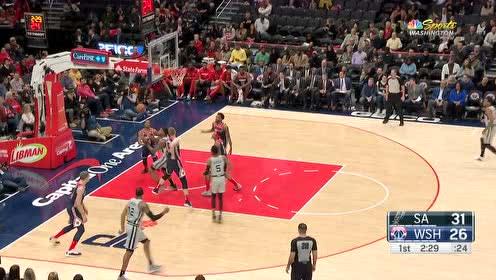 【NBA集锦】阿尔德里奇跳投偏出 盖伊抓下篮板双手暴扣