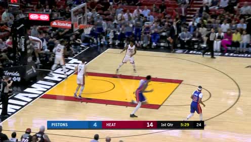 【NBA集锦】到手的鸭子不能飞 伍德疾驰接球飞跃上篮一气呵成