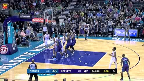 【NBA集锦】又一次站了出来 威廉姆斯单刀直入再添两分