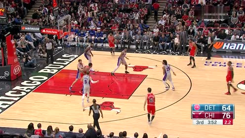 【NBA集锦】篮筐之下我说了算 卡特怒摘篮板勾手打进