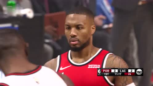 【NBA集錦】首球就開火 利拉德開場超遠(yuǎn)不講理干拔三分投進(jìn)還造加罰