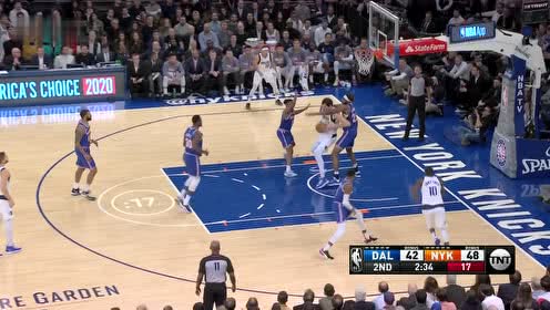 【NBA集錦】東契奇再現(xiàn)招牌雙手拋傳 精準(zhǔn)導(dǎo)到籃下博班強(qiáng)勢2+1