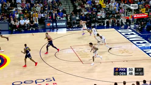 【NBA集锦】气焰真的嚣张 布克人缝滑翔冲天抡锤重扣