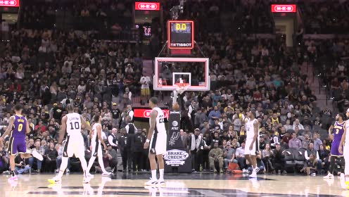 【NBA集錦】帥曼巴賽季首個三分！庫茲馬射中超遠(yuǎn)三分壓哨神仙球